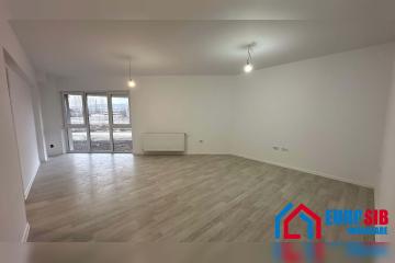 living-vedere-din-coridor-apartament-3-camere-sibiu.jpg